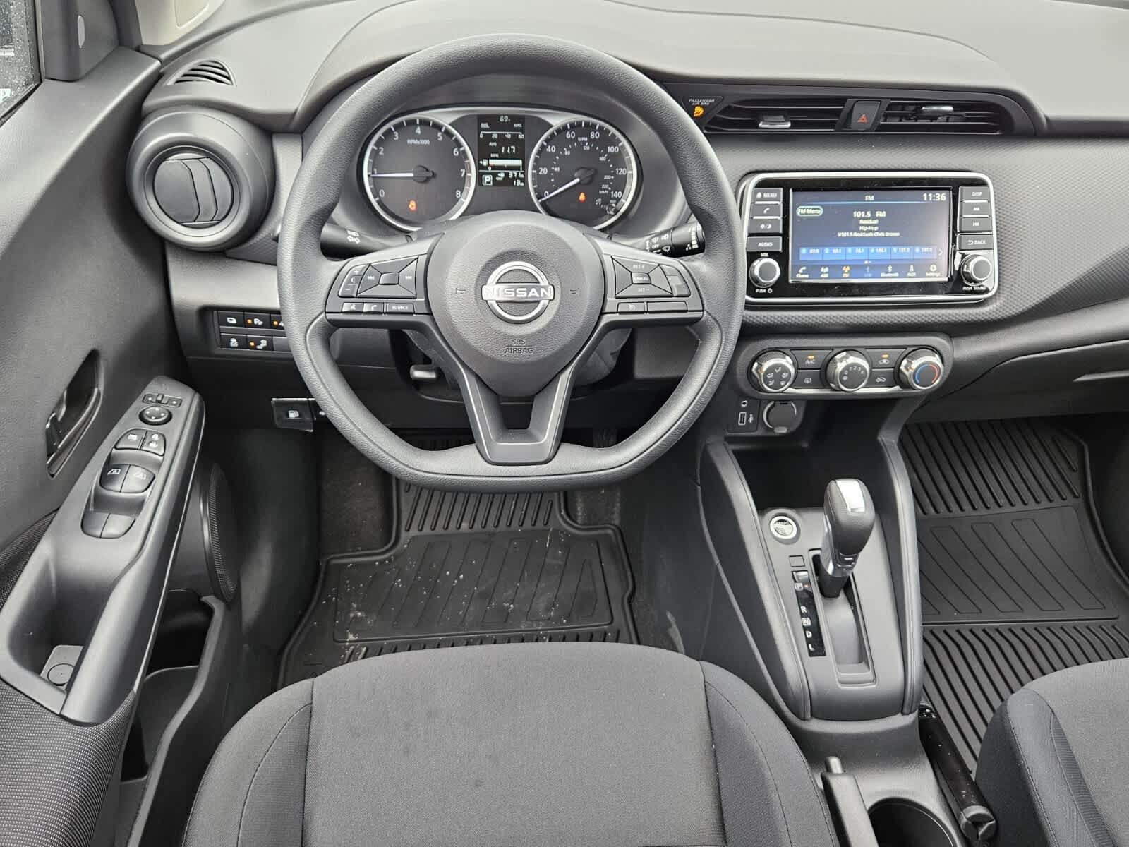 2025 Nissan KICKS PLAY Base - Photo 5