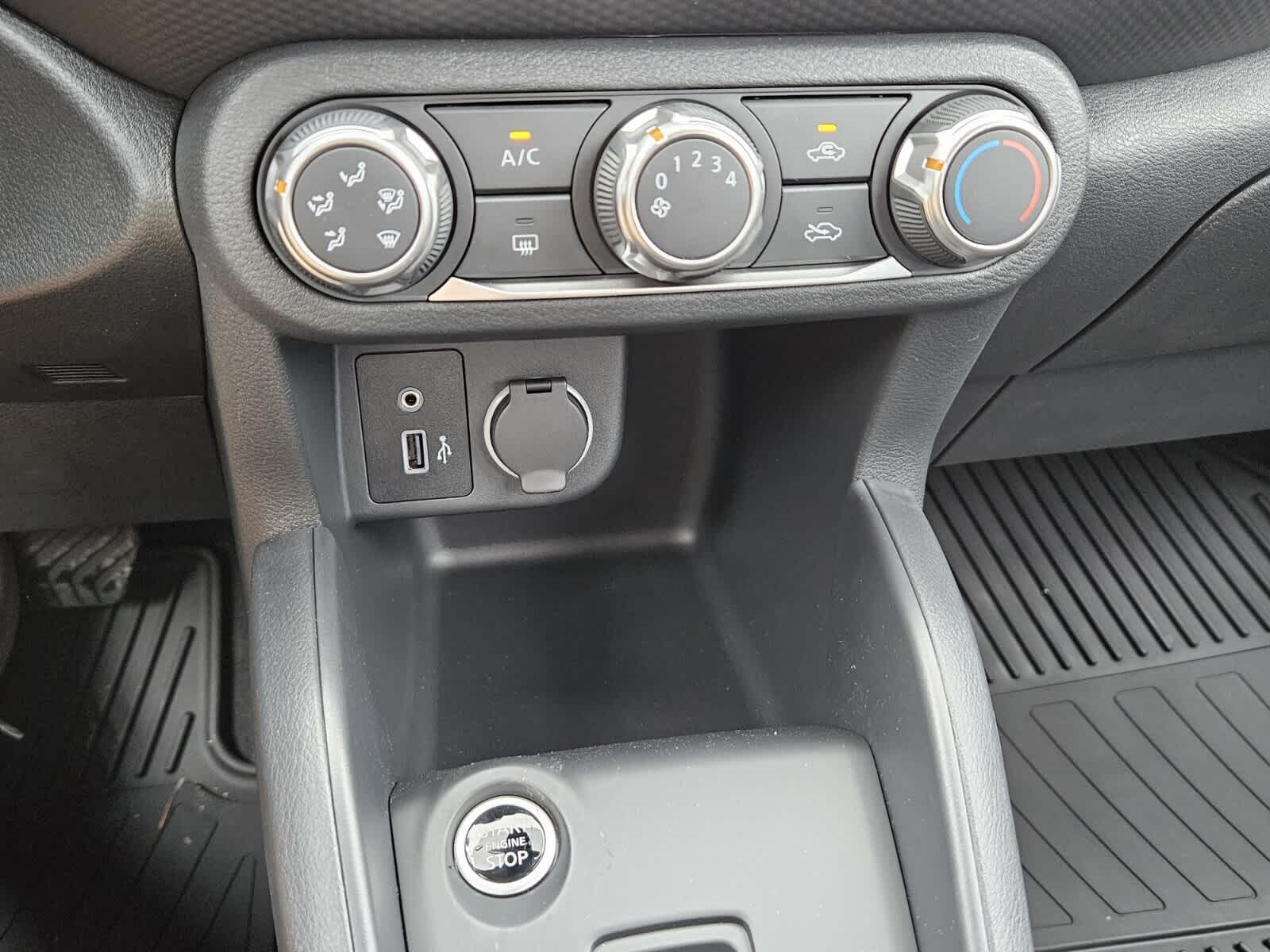 2025 Nissan KICKS PLAY Base - Photo 10