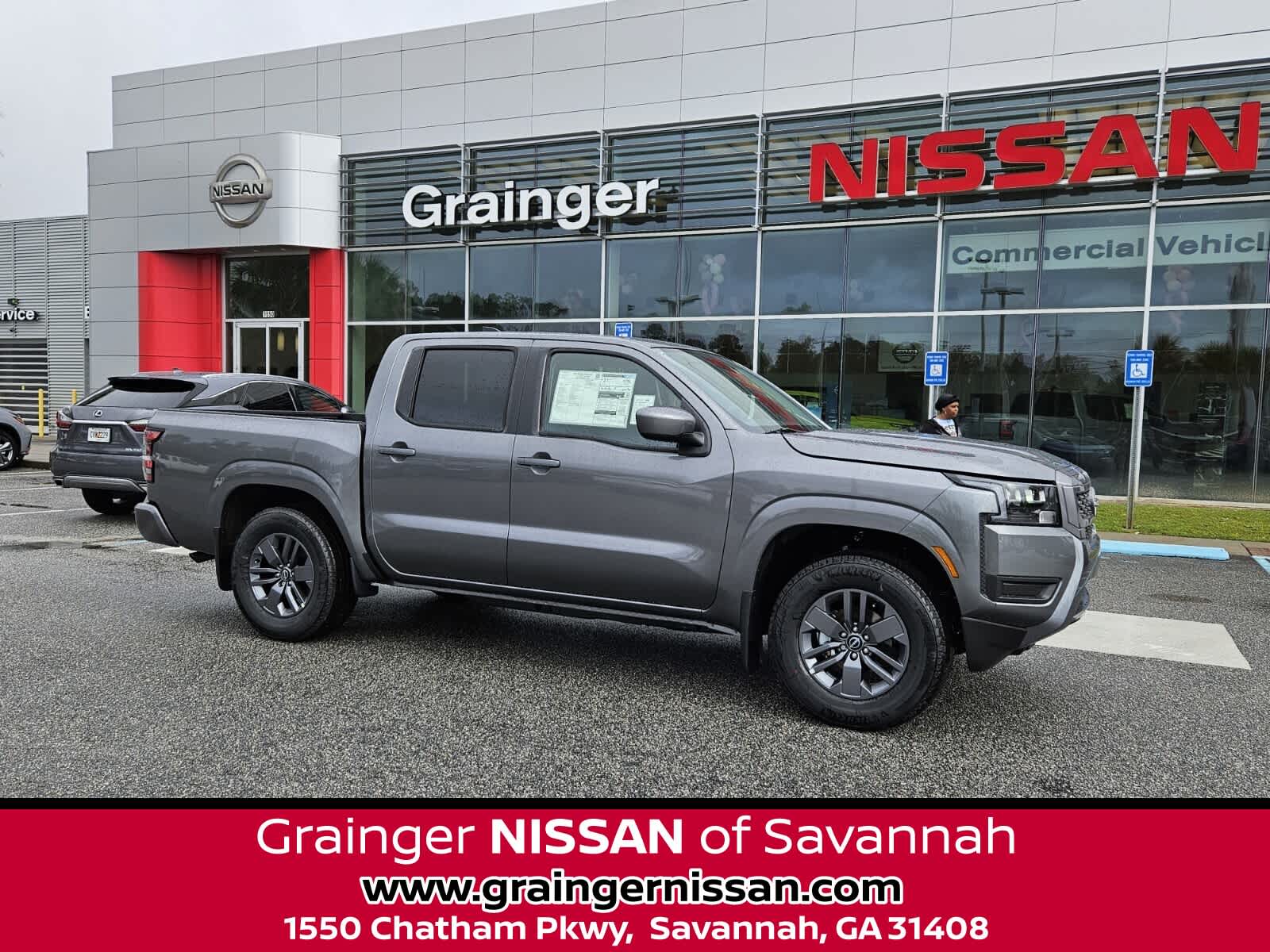 2026 Nissan Frontier SV's photo