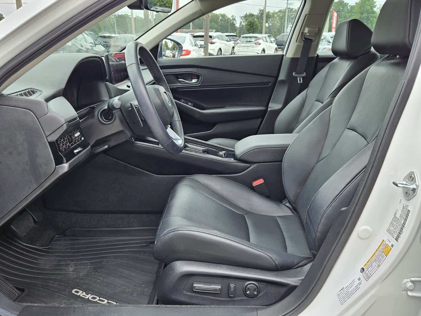 2023 Honda Accord Hybrid Touring photo 3