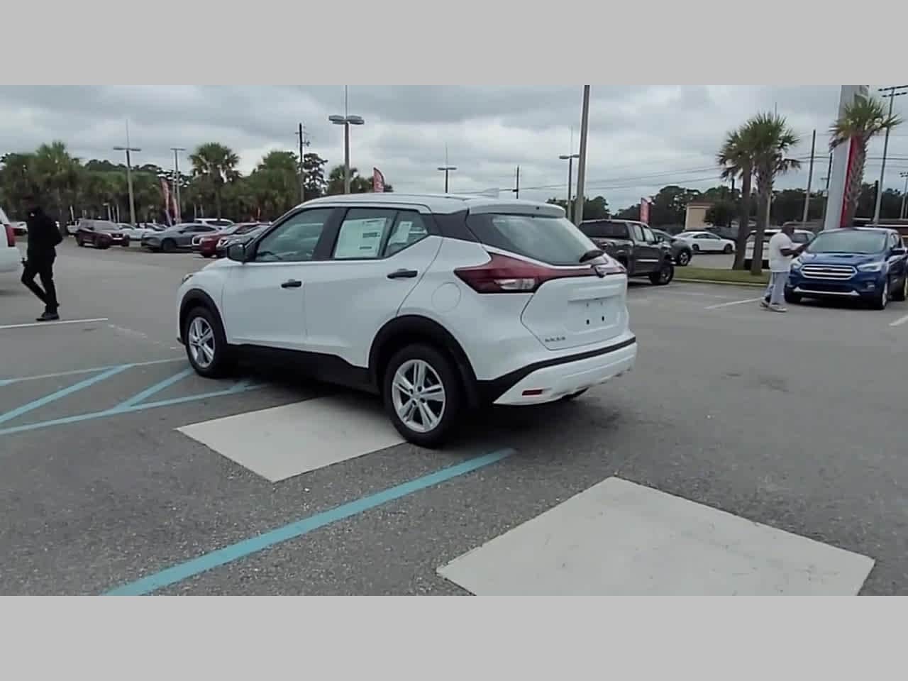2025 Nissan KICKS PLAY Base - Photo 27