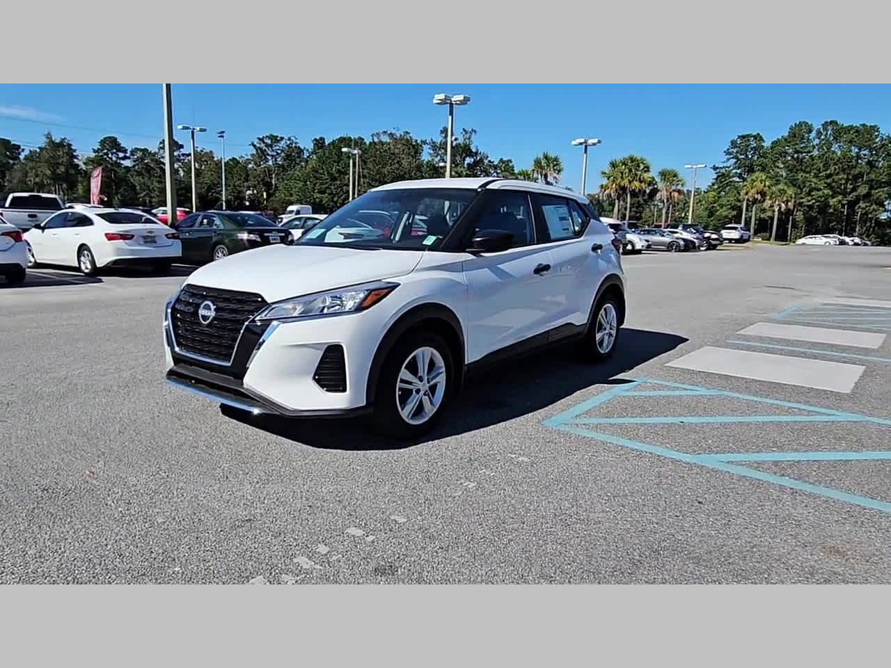 2025 Nissan KICKS PLAY Base - Photo 21