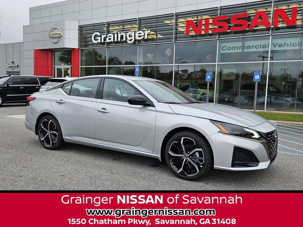 New 2025 Nissan Altima SR Sedan