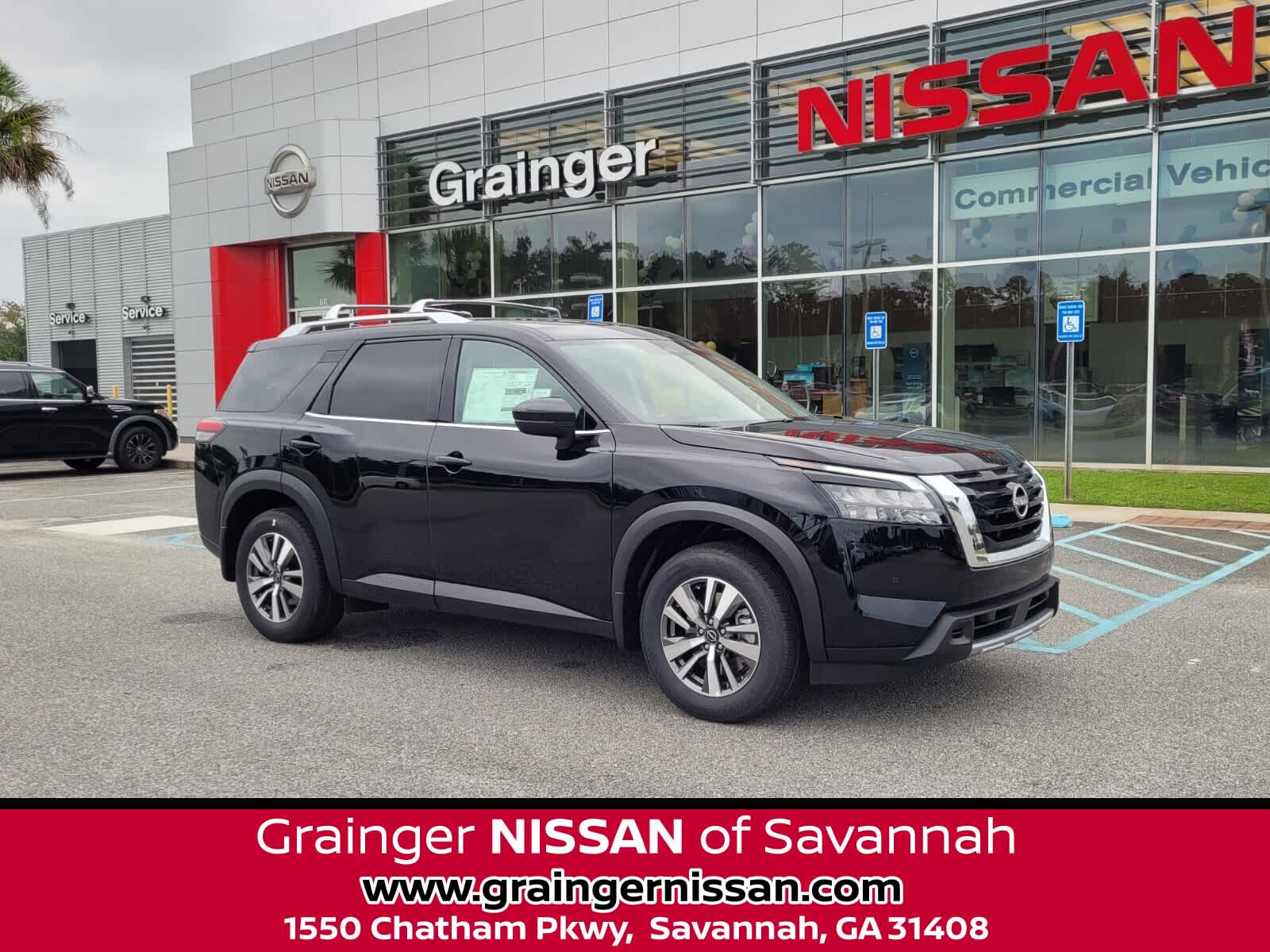 2025 Nissan Pathfinder SL