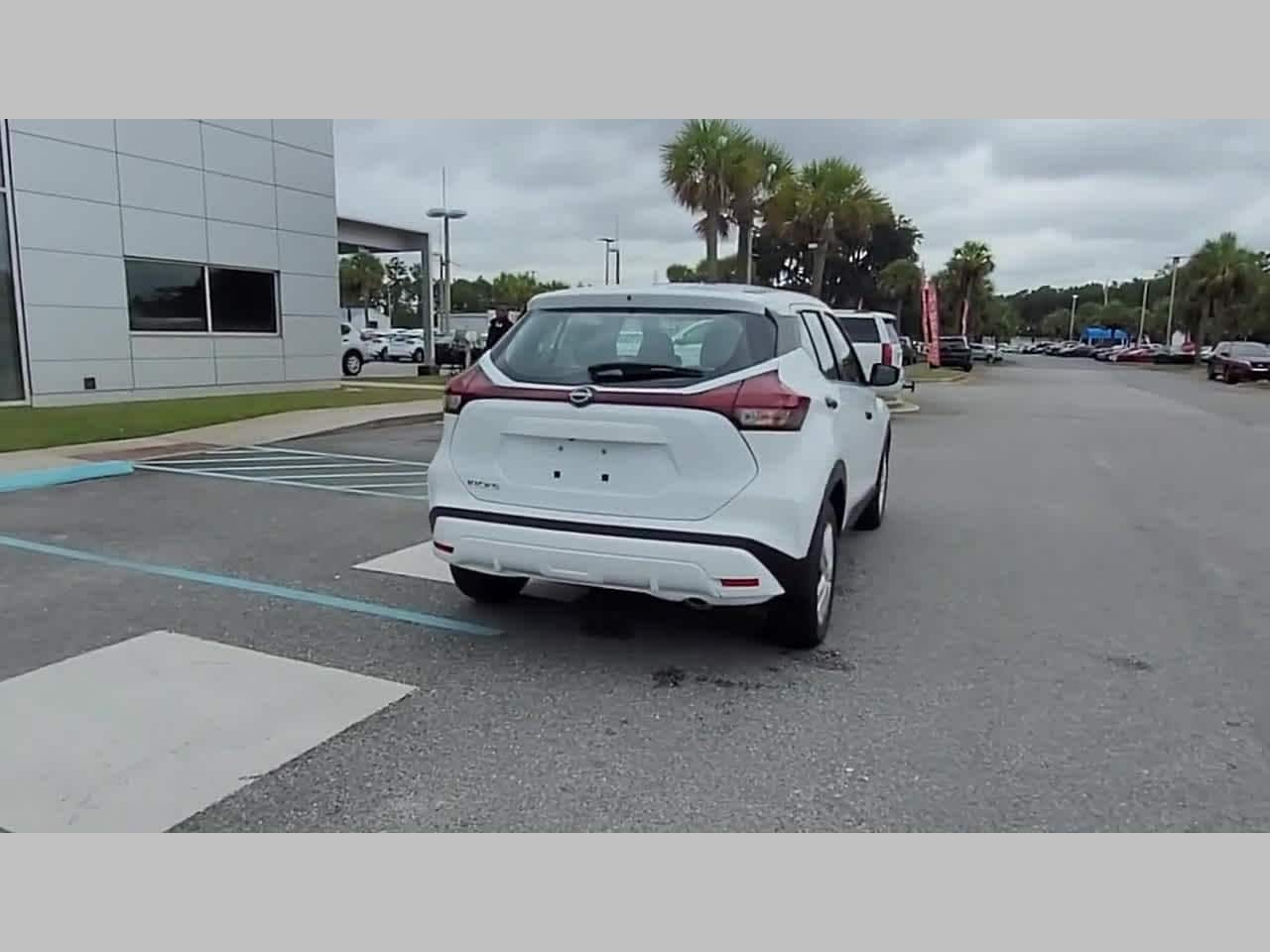 2025 Nissan KICKS PLAY Base - Photo 31