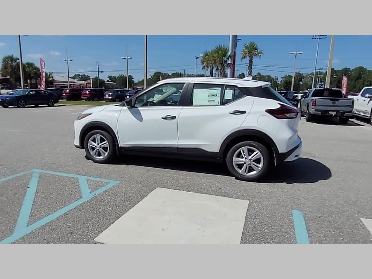 2025 Nissan KICKS PLAY Base - Photo 25