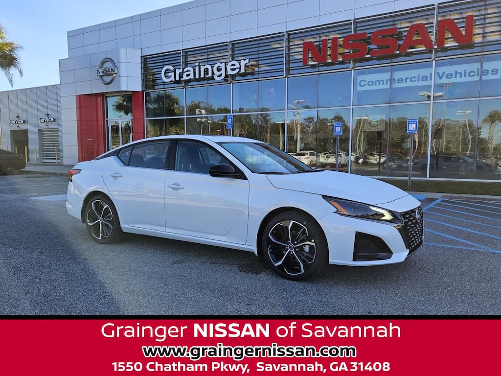 New 2025 Nissan Altima SR Sedan