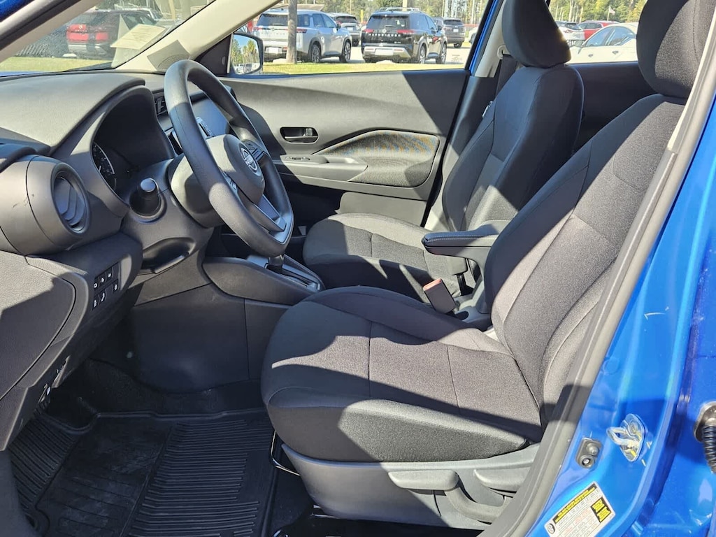 New 2025 Nissan Kicks Play S SUV