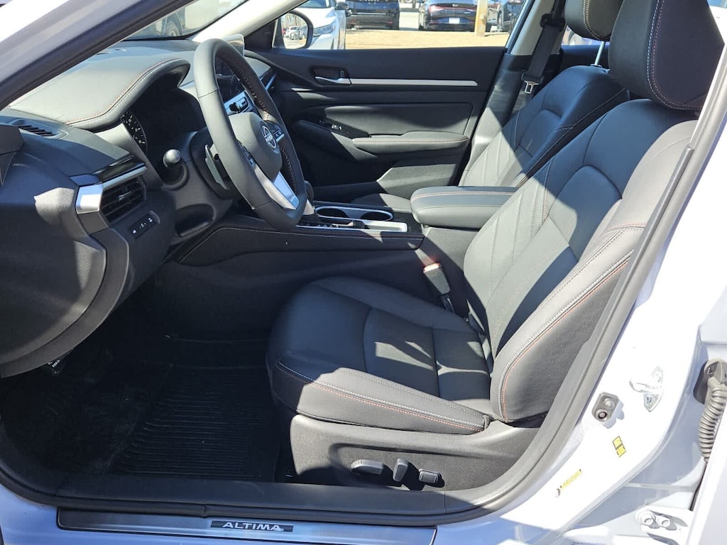 New 2025 Nissan Altima SR Sedan