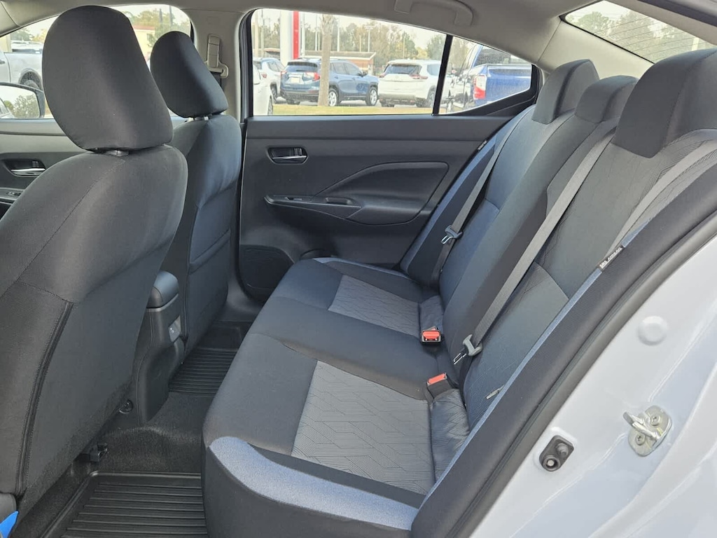 New 2025 Nissan Versa 1.6 SV Sedan