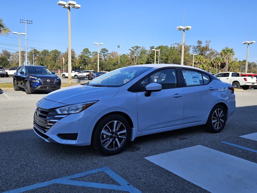 New 2025 Nissan Versa 1.6 SV Sedan