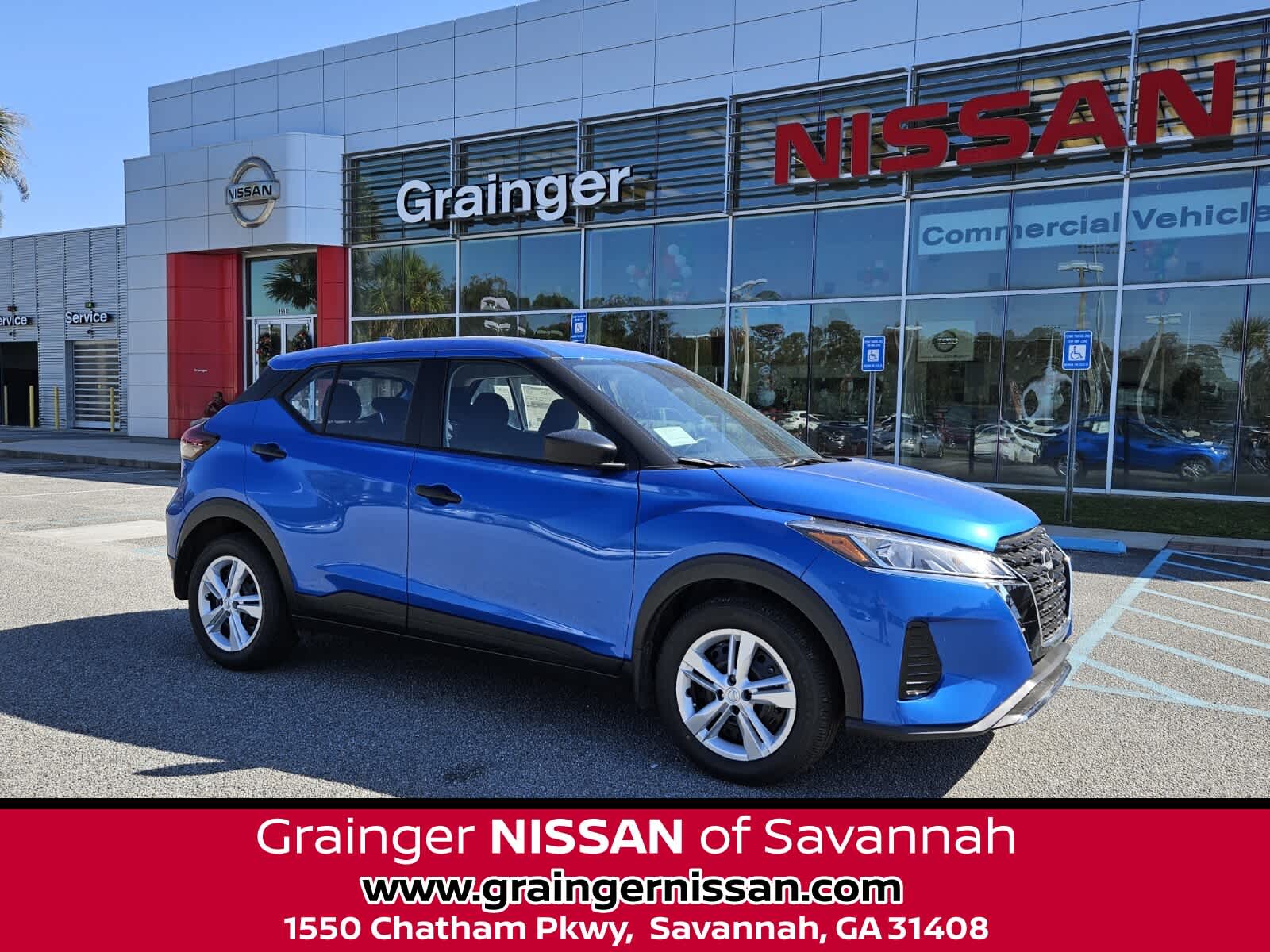 2025 Nissan KICKS PLAY Base's photo