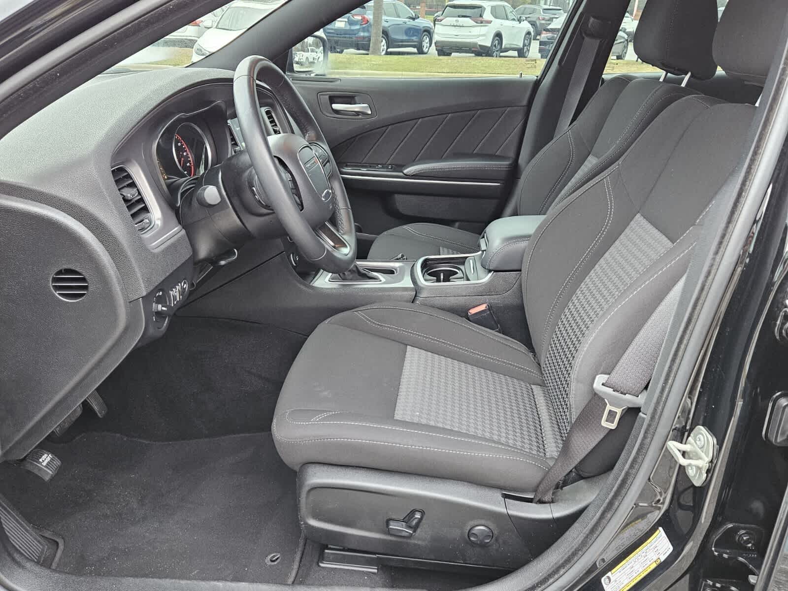 2023 Dodge Charger SXT photo 2