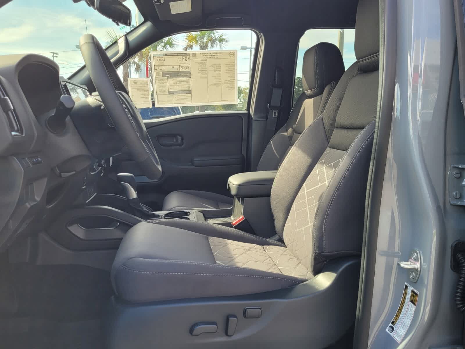 2026 Nissan Frontier SV photo 3