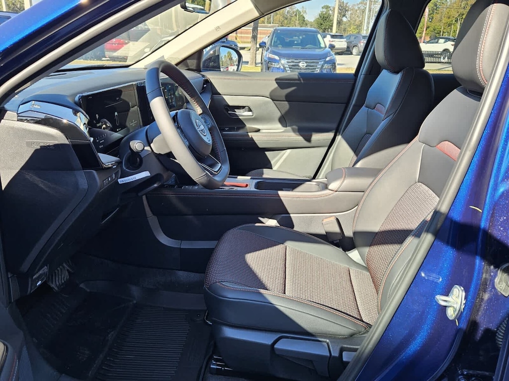 New 2026 Nissan Kicks SR SUV