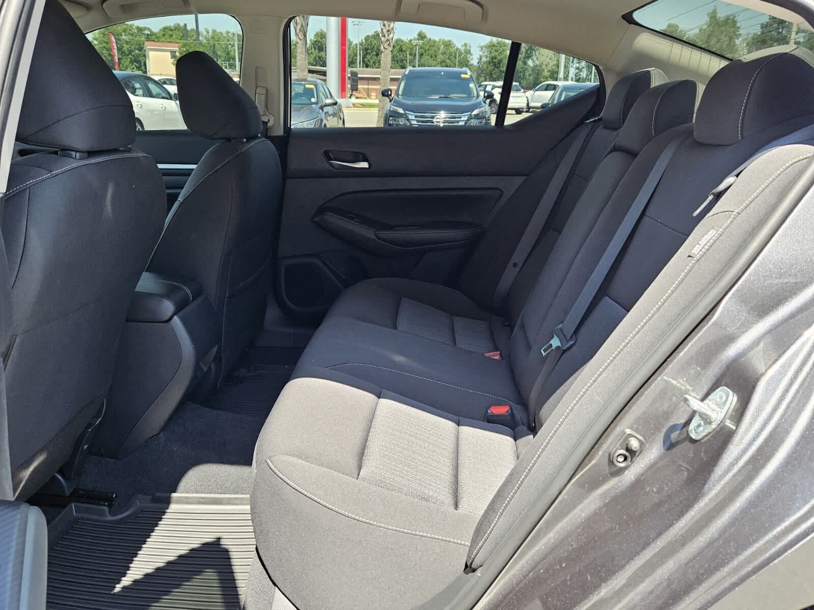 2022 Nissan Altima 2.5 SV photo 4