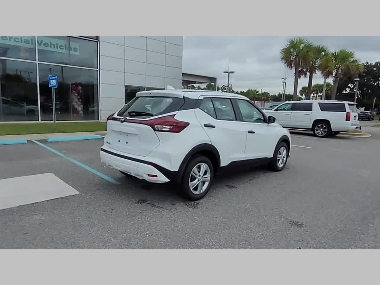 2025 Nissan KICKS PLAY Base - Photo 32