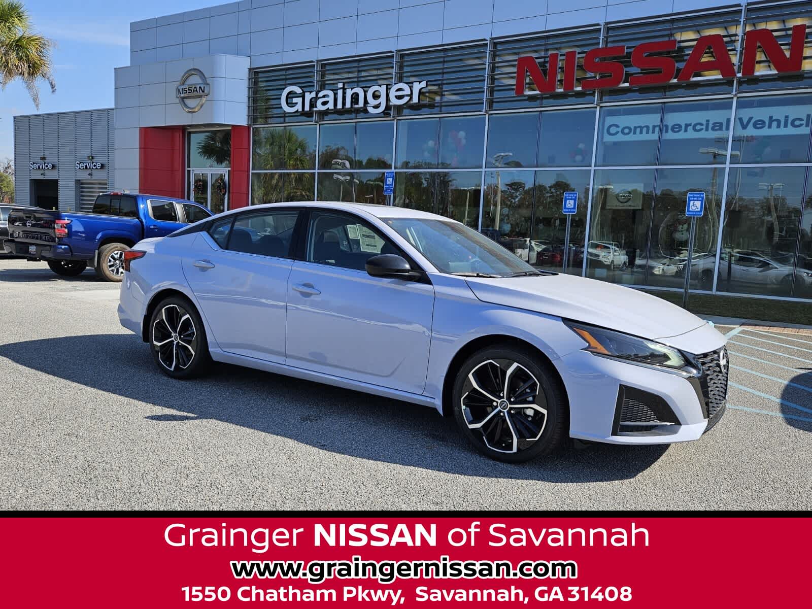 2025 Nissan Altima SR's photo