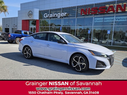 2025 Nissan Altima SR Sedan