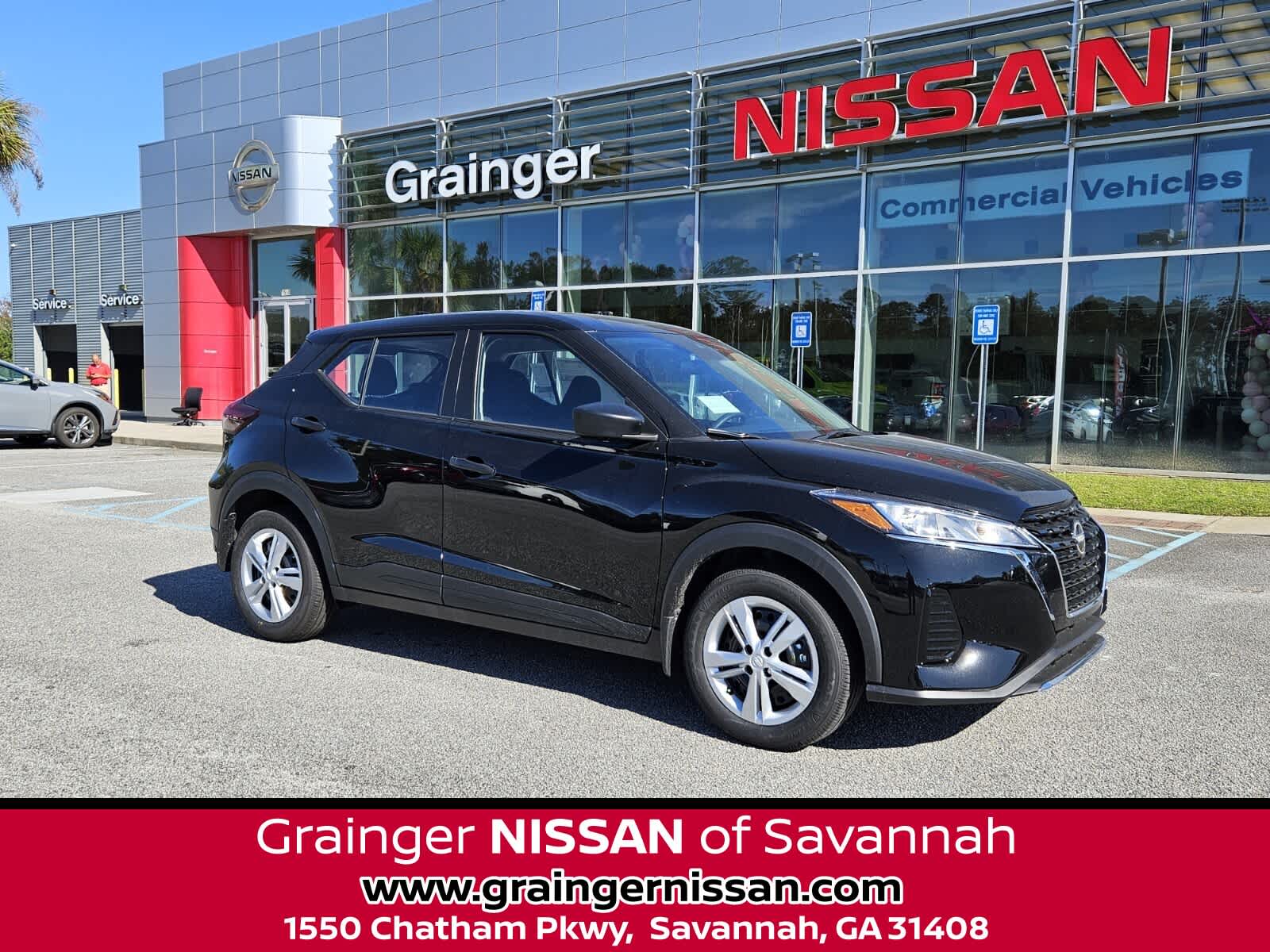 2025 Nissan KICKS PLAY Base's photo