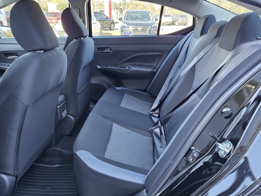 New 2025 Nissan Versa 1.6 SV Sedan