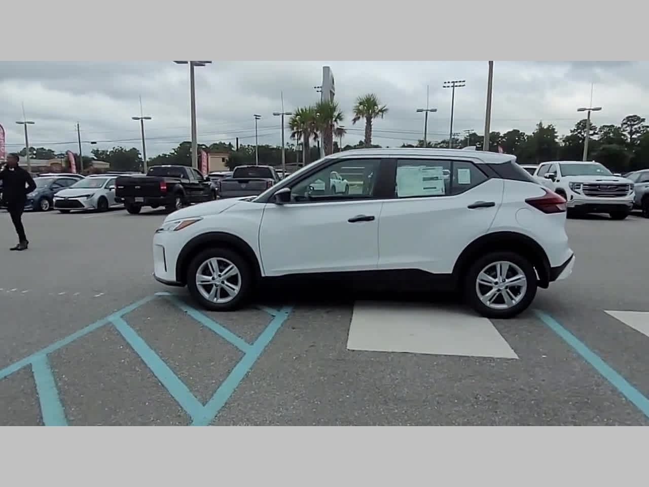 2025 Nissan KICKS PLAY Base - Photo 24