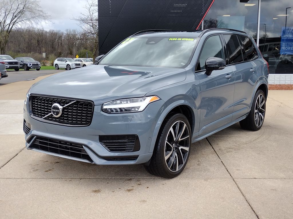 2023 Volvo XC90 T8 Ultimate Dark Theme 7-Seater 4WD's photo
