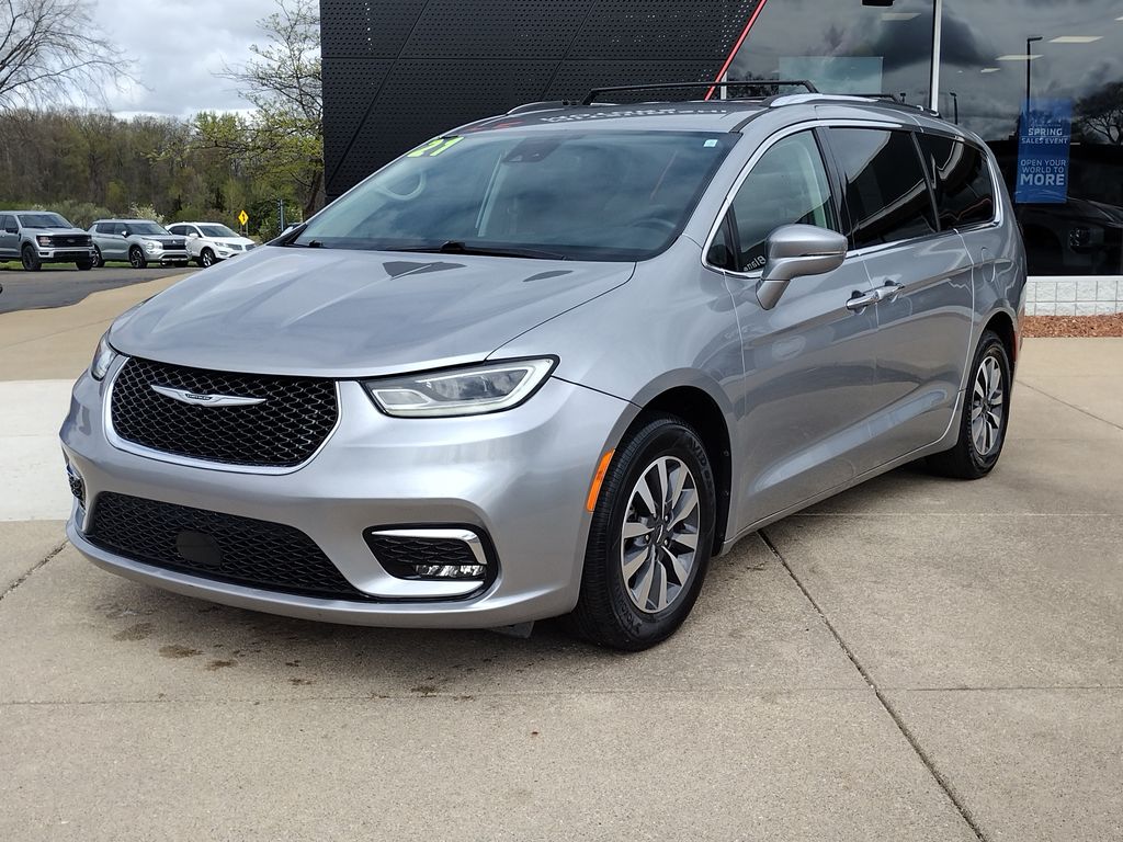 2021 Chrysler Pacifica Touring L's photo