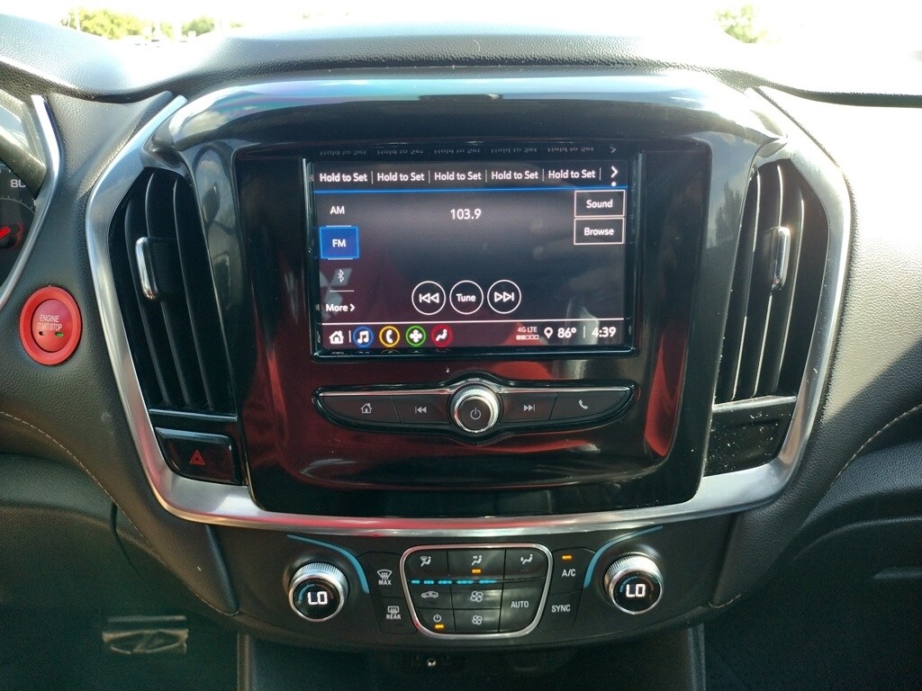 2020 Chevrolet Traverse LS photo 2