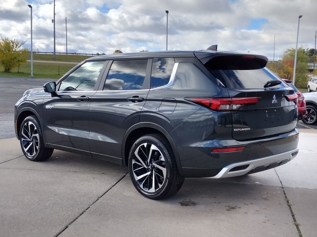 2025 Mitsubishi Outlander Plug-in Hybrid SE - Photo 18