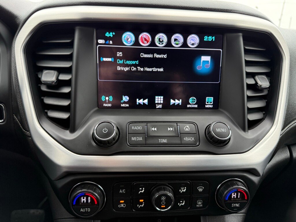 2017 Gmc Acadia SLE photo 3