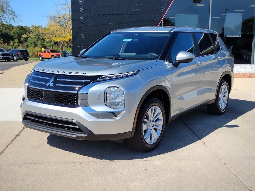 New 2025 Mitsubishi Outlander ES SUV
