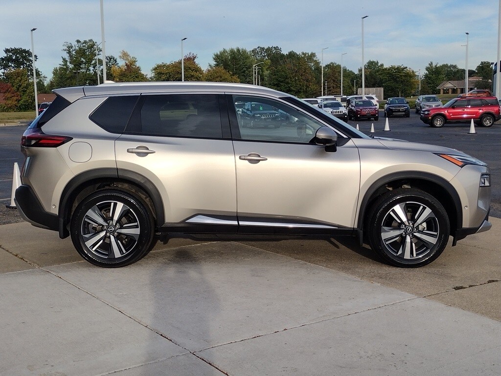 2023 Nissan Rogue Platinum photo 4