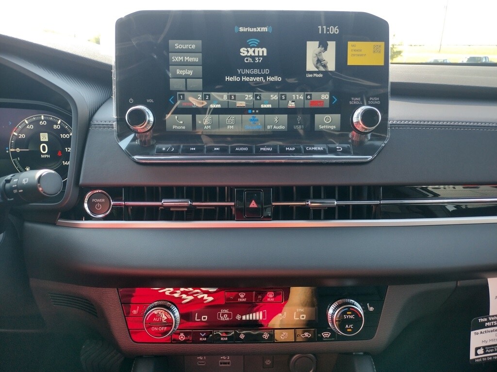 2025 Mitsubishi Outlander PHEV SEL Black Edition photo 3