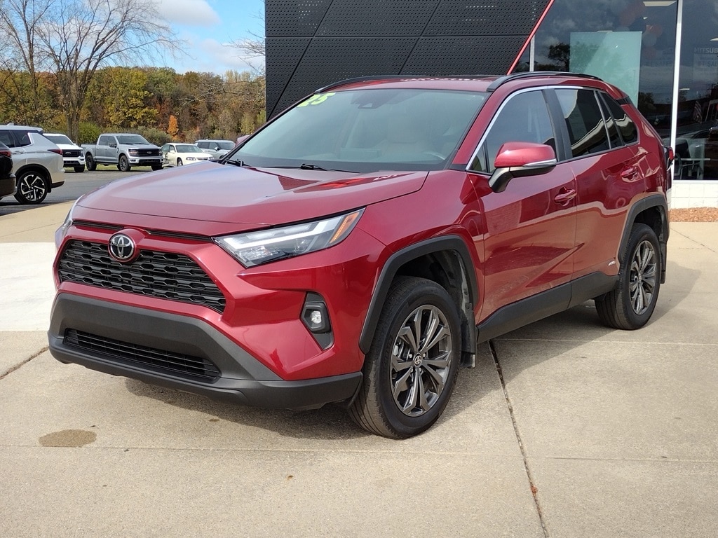 2025 Toyota RAV4 XLE Premium's photo