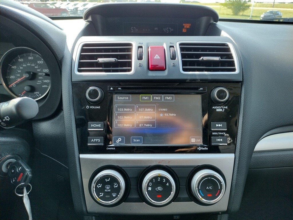 2016 Subaru Crosstrek 2.0i Premium photo 3