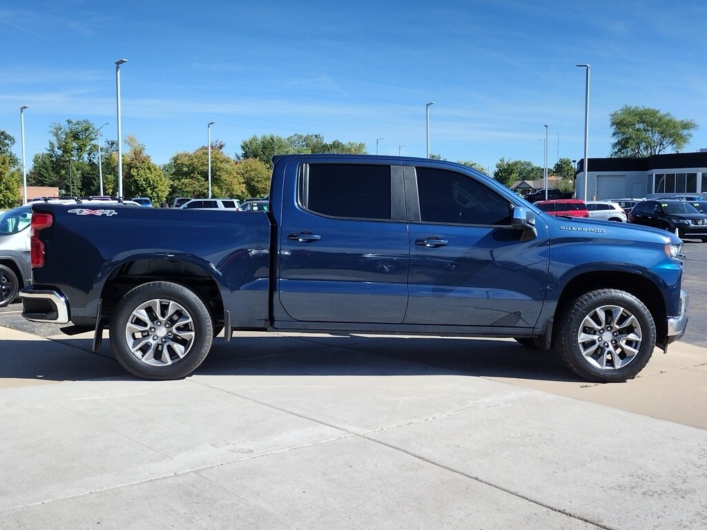 2022 Chevrolet Silverado 1500 LT photo 4