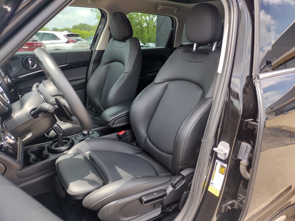 2021 Mini Countryman Classic photo 2
