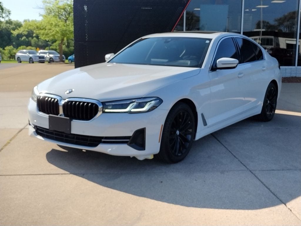 2021 BMW 5 Series 530i xDrive Sedan's photo