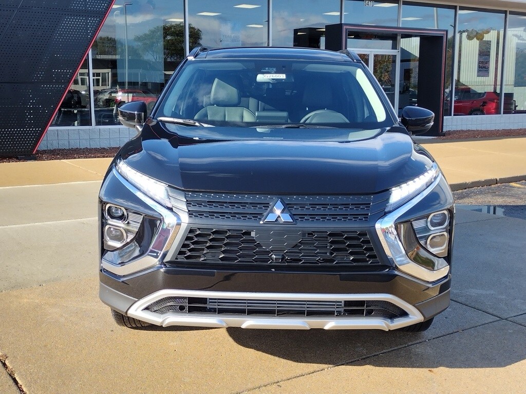 2026 Mitsubishi Eclipse Cross ES photo 2