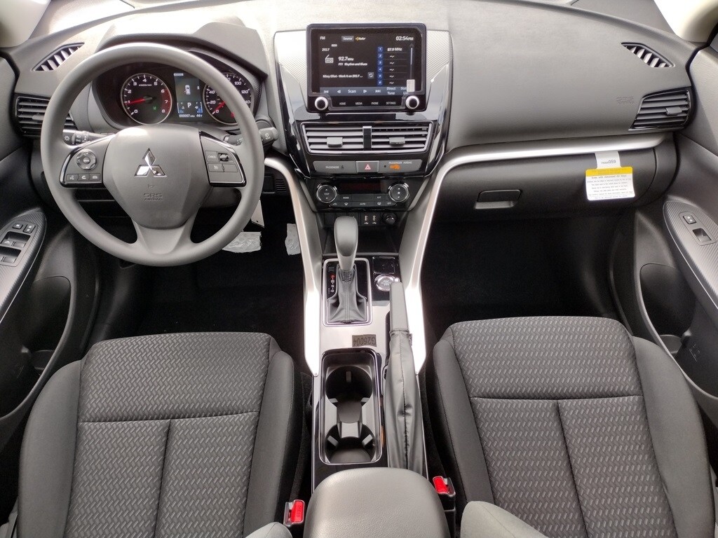 2026 Mitsubishi Eclipse Cross SE photo 2