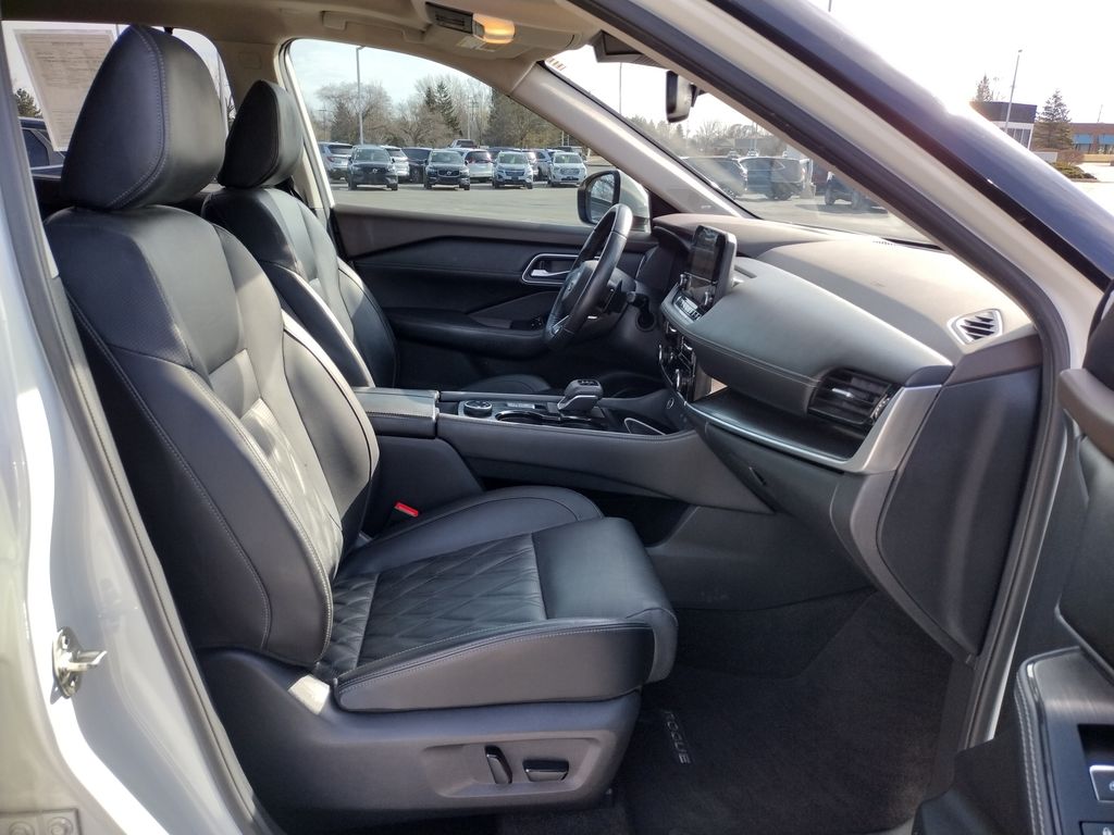 2023 Nissan Rogue Platinum - Photo 13