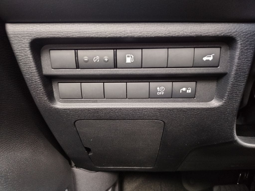 2025 Mitsubishi Outlander Plug-in Hybrid SE - Photo 20