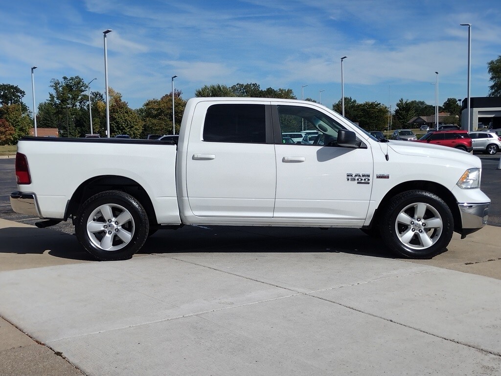 2019 Ram 1500 Classic SLT photo 4