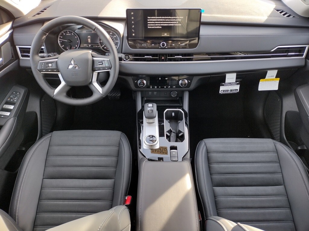 New 2026 Mitsubishi Outlander SE SUV