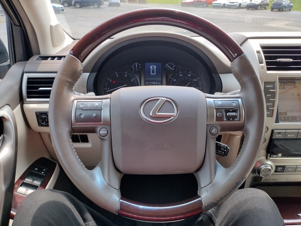 2019 Lexus GX 460 photo 3