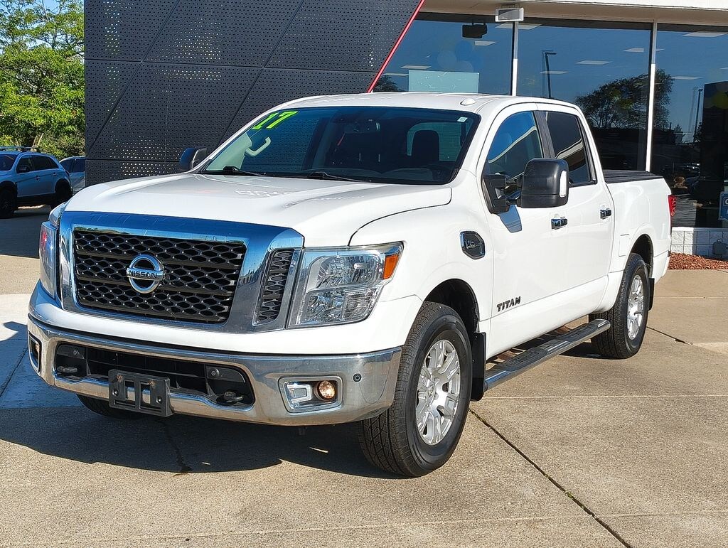 Used 2017 Nissan Titan SV Truck Crew Cab