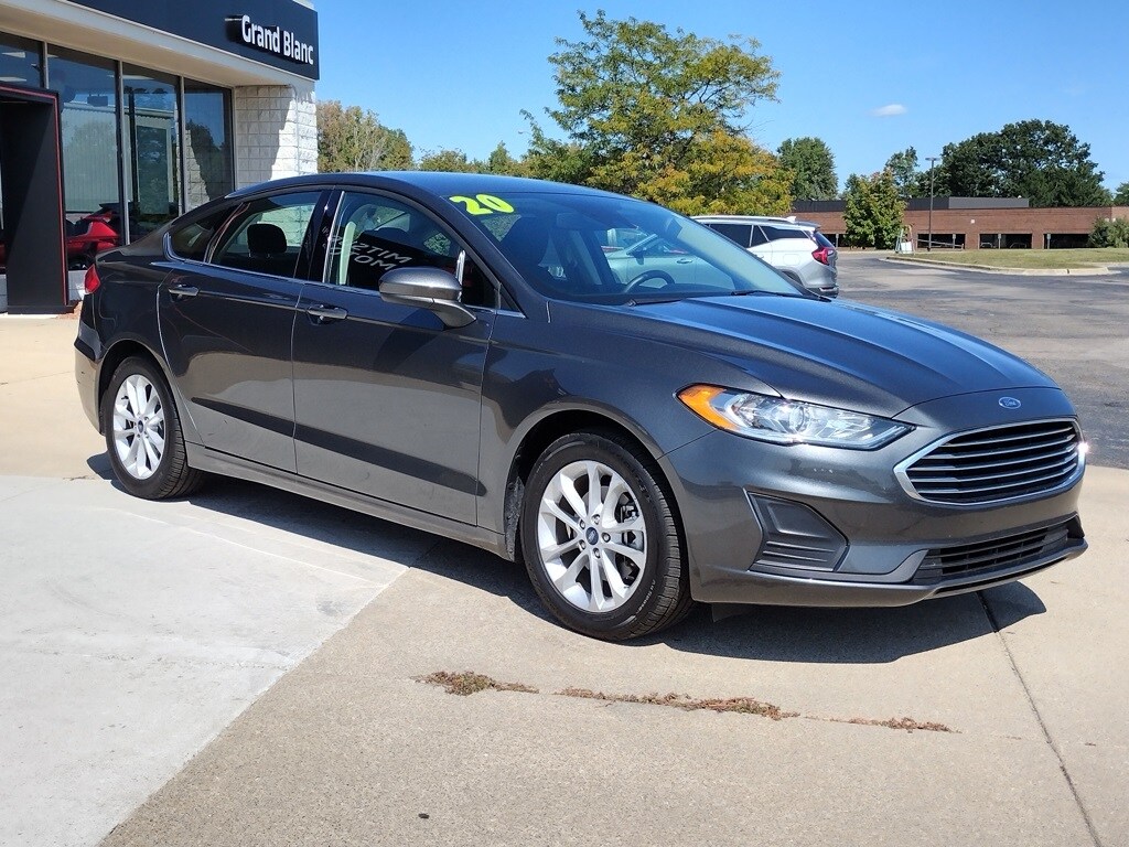 2020 Ford Fusion SE photo 3