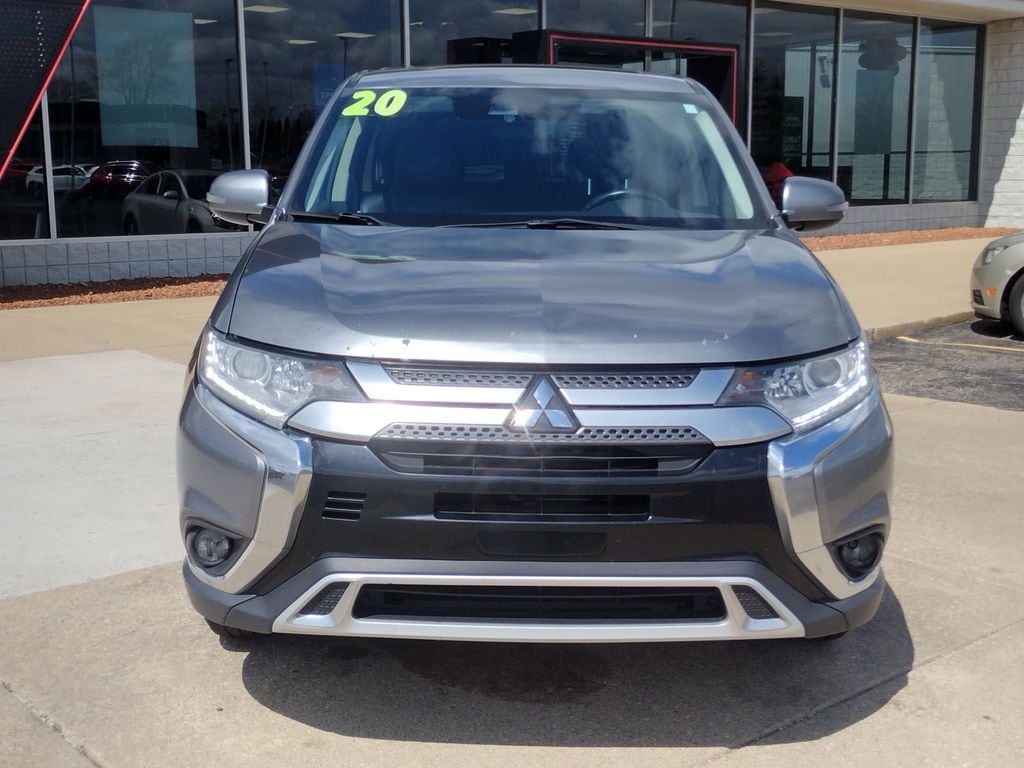 Used 2020 Mitsubishi Outlander SE with VIN JA4AZ3A31LZ046158 for sale in Grand Blanc Township, MI