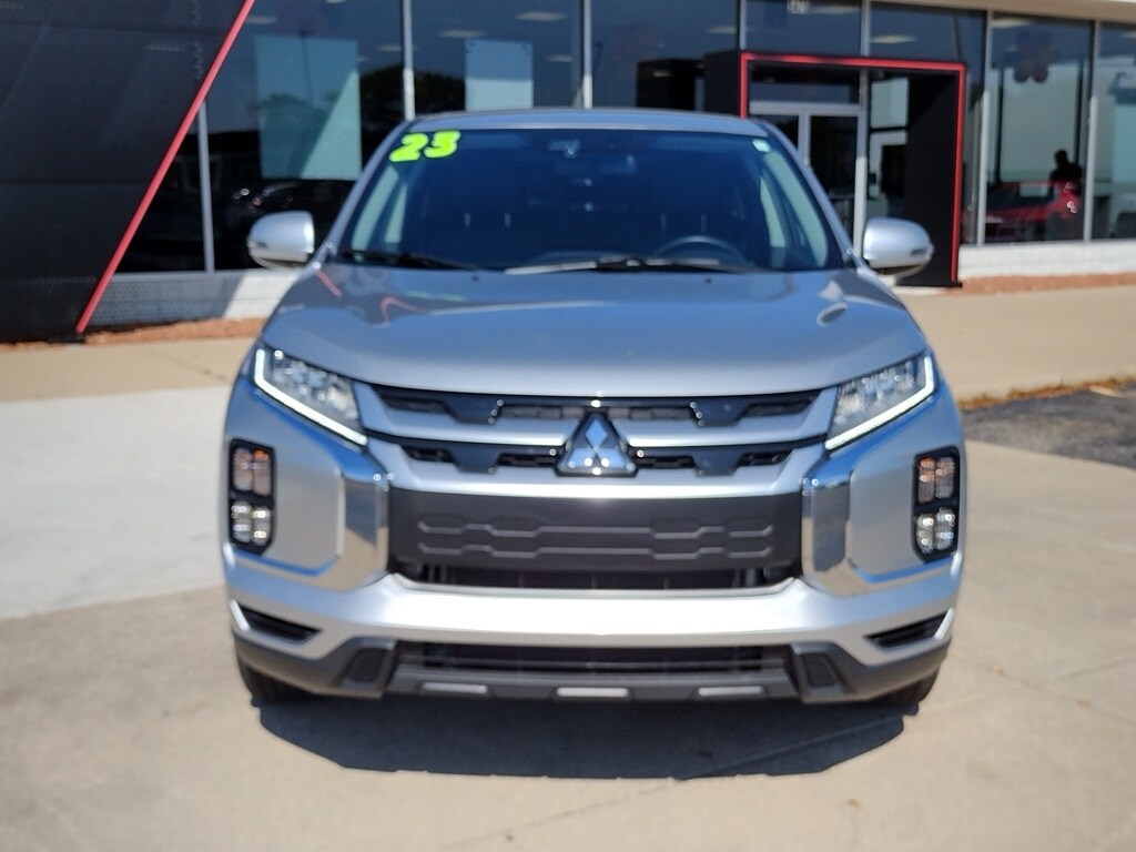 2023 Mitsubishi Outlander Sport SE photo 2